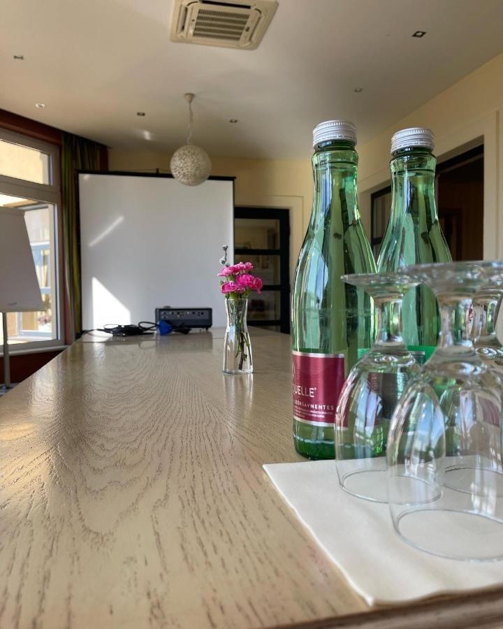 Diva Kacica Restaurant & Pansion Hotel Komárno Buitenkant foto
