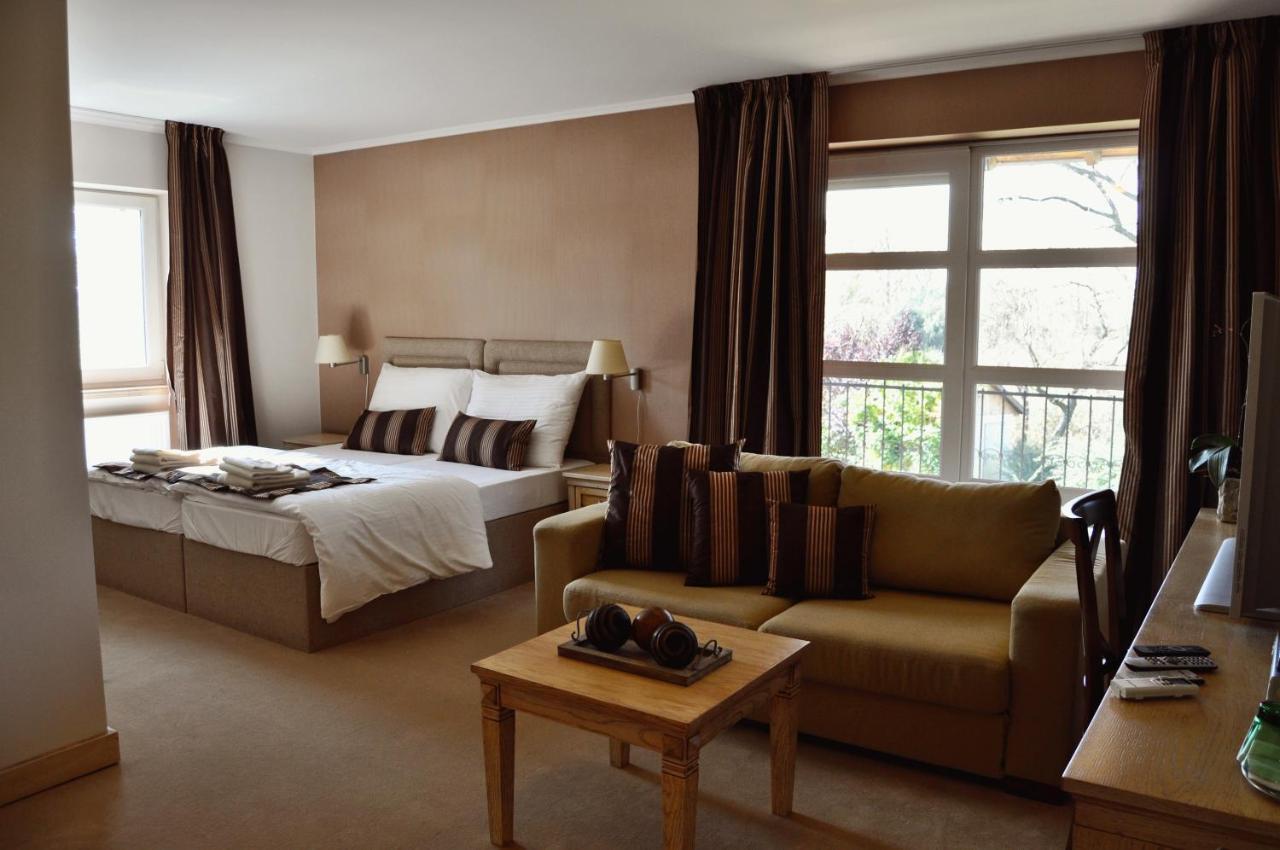 Diva Kacica Restaurant & Pansion Hotel Komárno Kamer foto